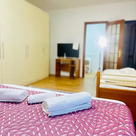 Center בית הארחה 3*