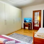 Center 3* Tirana