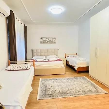 Center 3* Τίρανα