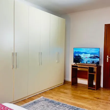 Center Πανσιόν 3*